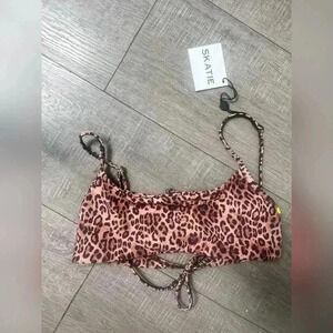 Skatie Maddie Top in Kualoa Size Medium NEW WITH TAG SOLD OUT